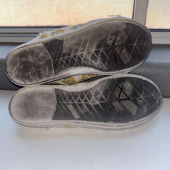 SIZE 10 | Vionic Pismo Casual Sneaker | Lemon - Picture 4 of 5